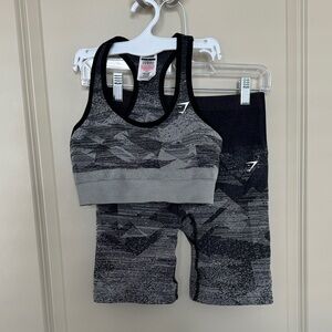 Gymshark Black and Gray Sports Set